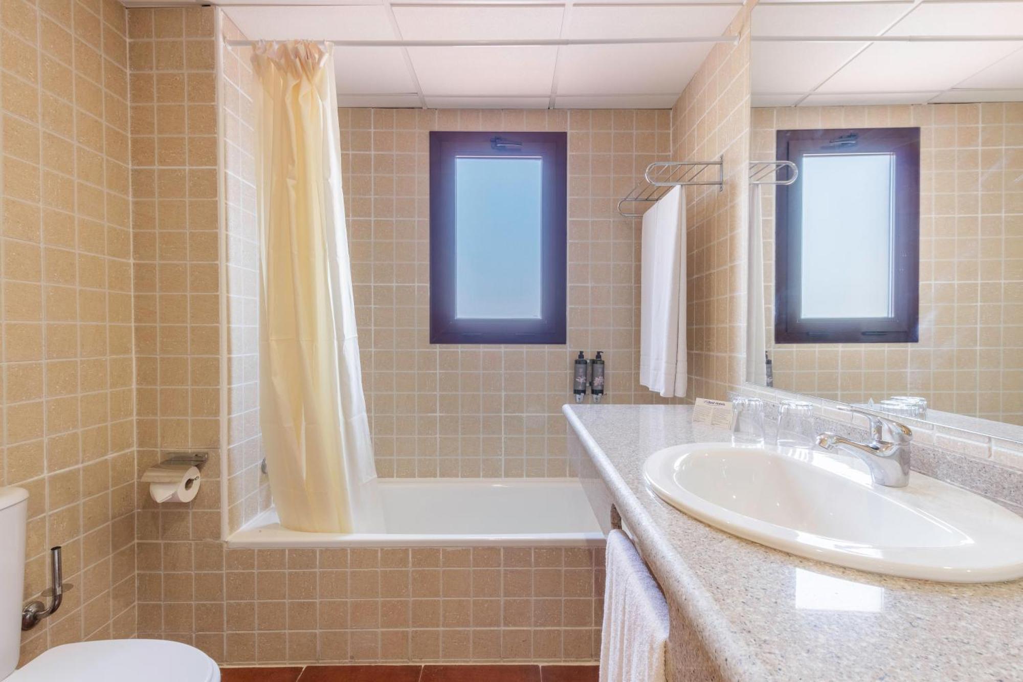 Apartamentos Best Alcazar La Herradura  Ngoại thất bức ảnh